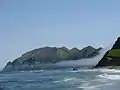 海より望むメードヌイ島。