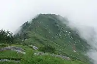 池塘が点在する前衛峰・モモアセ山