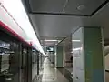 亦荘線駅カーブホーム