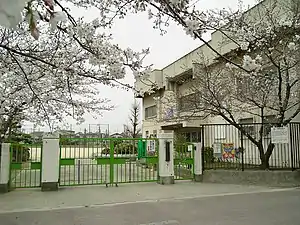 山本小学校