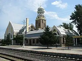 吉林西駅駅舎