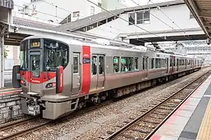 呉線の主力車両227系電車（2018年11月 呉駅）