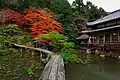 庫裡と池泉回遊式庭園