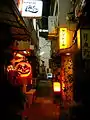 夜の神楽坂小路