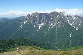 谷川岳-一ノ倉岳-茂倉岳を北東から望む 笠ヶ岳から撮影