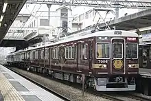 7000系7006F「京とれいん雅洛」（桂駅）