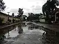 水が引きかけたマッカーサー道路