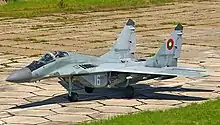 ブルガリア空軍のMiG-29。主インテークのドアが閉じられており、LERX上部のルーバー型補助インテークが開いている。