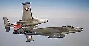 飛行中のCF-100