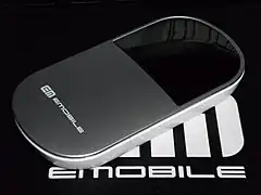 イー・モバイルのPocket WiFi D25HW（華為技術日本、2009年）