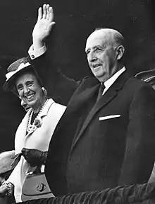 Francisco Franco and Carmen Polo.jpg