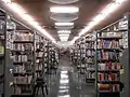 2階の一般書の書架