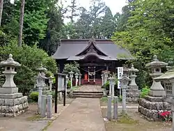 涼ヶ岡八幡神社拝殿