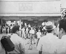 移転を控える1967年頃の駅前。