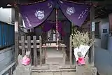 旧初午の稲荷神社。右の旗は以前子供が集めてまわった。（千葉県香取市、2009年（平成21年）3月）