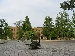 当時の広島文理科大学本館（広島大学理学部旧1号館）