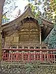 涼ヶ岡八幡神社本殿東面 二重虹梁大瓶束（にじゅうこうりょうたいへいづか）の妻飾が見える