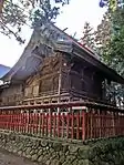 涼ヶ岡八幡神社本殿（北東から見る）