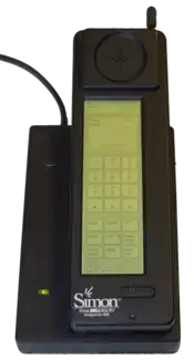 充電器に収まったIBM Simon Personal Communicator