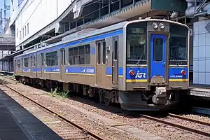 盛岡駅に停車中のIGR7000系