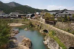 口銀谷の町並み、市川沿いのトロッコ軌道跡