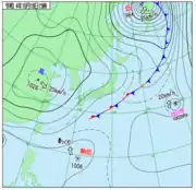 台風21号が温帯低気圧から台風へ変わる瞬間の天気図（午後3時/気象庁より）