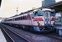 80系気動車「おおぞら」（1986年8月 帯広駅）