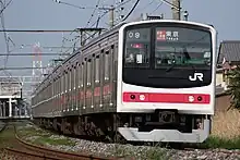 京葉線の205系0番台車。前面デザインが大幅に変更された通称「メルヘン顔」