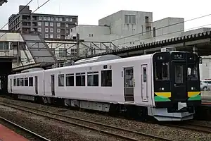 室蘭本線で運用される737系電車（2023年5月 苫小牧駅）