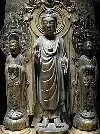 銅造如来及両脇侍立像　百済　6世紀-7世紀　東京国立博物館蔵（法隆寺献納宝物）