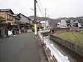 上賀茂朝露ケ原町 明神川が沿う小道