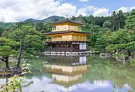 鹿苑寺