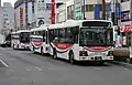 路線中型車（移管後導入車両ノンステップ2140号車 他）熊谷駅北口ロータリー内バスプール