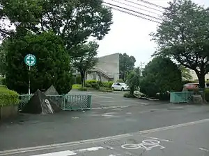 熊本県立東稜高等学校正門