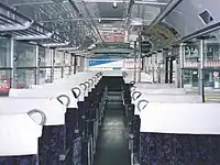 国鉄の貸切兼用車の車内の例（1994年撮影）通常の座席に補助席を設置しただけ 531-4279→M531-84279