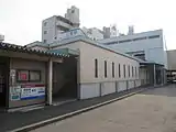 東口