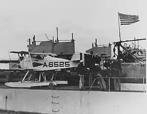 1923年10月23日、潜水艦S-1甲板上のMS-1（A-6525）