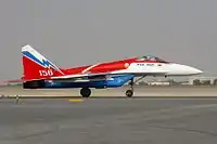 MiG-29M（9.15）を改修して推力偏向ノズルを取り付けた、MiG-29OVT。キャノピーが従来の9.12/9/13規格よりも高くなっているほか、ドーサルスパインもMiG-29（9.13）より大型化されている。