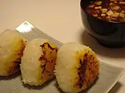 味噌焼きおにぎりと味噌汁