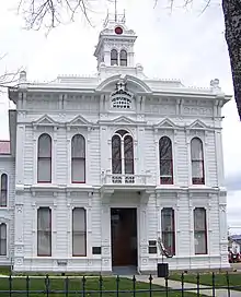 photo of Mono County Court House