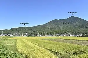 椎尾山と筑波山（茨城県桜川市）