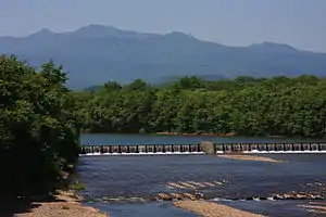 ホロホロ山と敷生川（2012年6月）