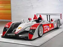 ネッカーズルムのアウディフォーラムに展示されるR10 TDI