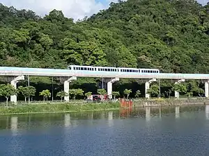 内湖線大湖公園駅 - 葫洲駅間