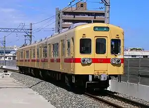 貝塚線600形電車（2007年、西鉄香椎駅）