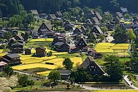 世界遺産・白川郷、合掌集落を訪ねるみち