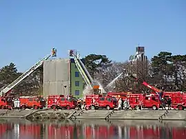 乙川河川敷で行われる消防演習（岡崎市消防本部）