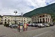 カヴール広場 (Piazza Cavour)