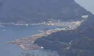 青葉山から望む内浦港（2019年12月10日撮影）