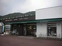 （旧）Re SPOT 佐波川SA店（山口県防府市）NEXCOとの契約終了に伴い、現在はセブンイレブンにリブランド済。